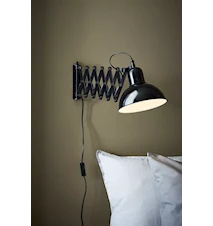 Riggs vegglampe, svart