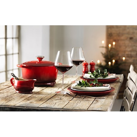 Le creuset emaljert gryte