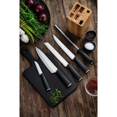 Kineo Knivsett med 4 kniver, 1 knivblokk og 1 knivstål