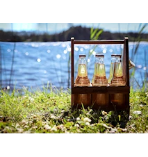 Ølkasse i tre med flaskeåpner