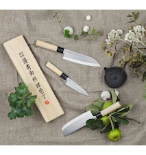 Knivsett grønnsakshakk & santoku i balsaboks