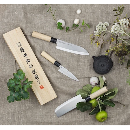 Couteau santoku Houcho avec manche en bois de magnolia 17 cm
