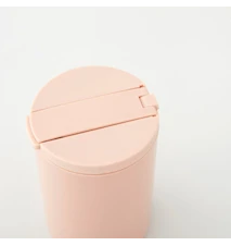 Kopp med sugerør, rosa